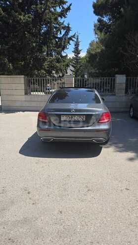 Mercedes E 220 d-2
