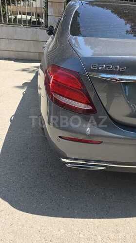 Mercedes E 220 d-5