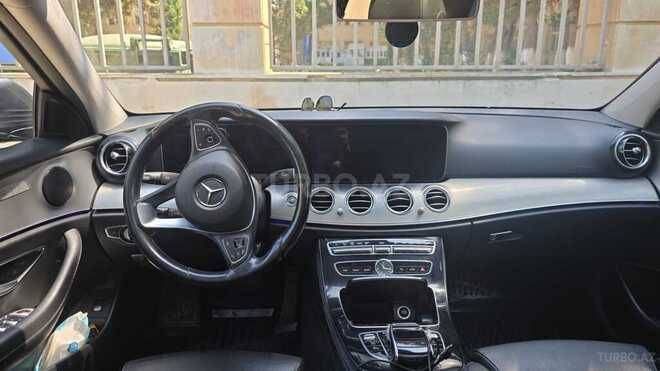 Mercedes E 220 d-11