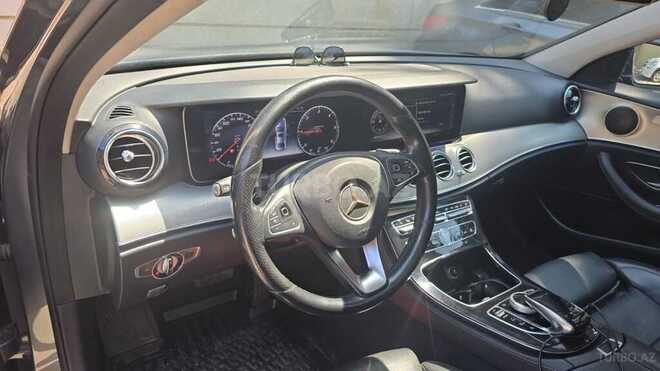 Mercedes E 220 d-12