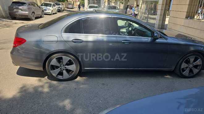 Mercedes E 220 d-4