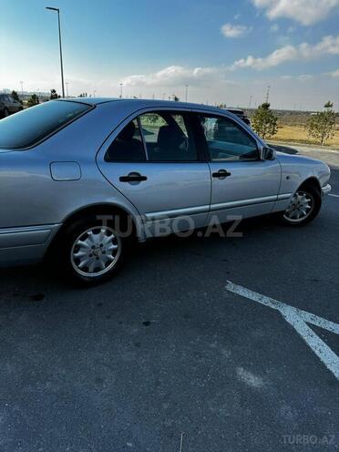 Mercedes E 220-8