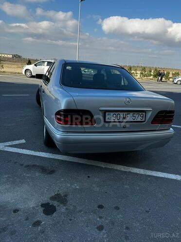 Mercedes E 220-4