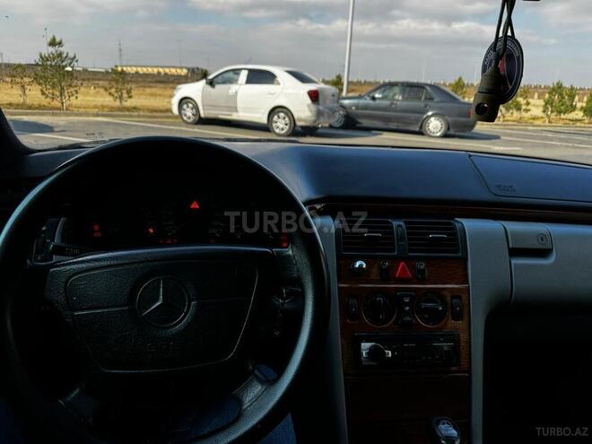 Mercedes E 220-15