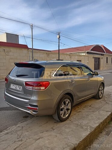 Kia Sorento-11
