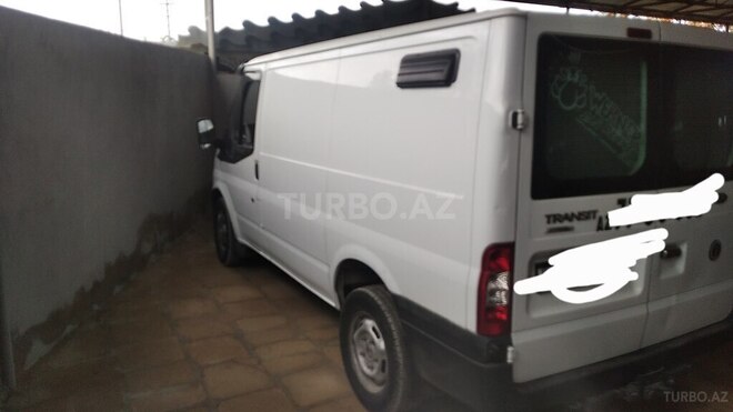 Ford Transit-5
