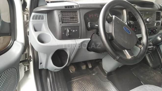 Ford Transit-4