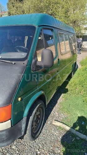 Ford Transit-4