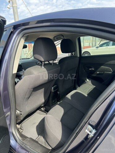 Chevrolet Cruze-11