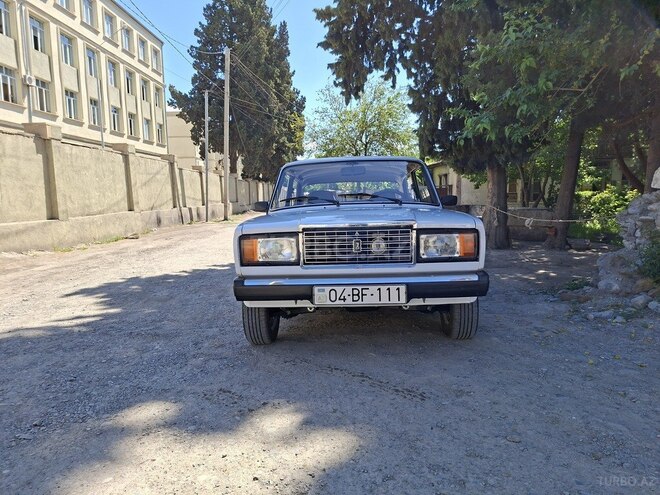 LADA (VAZ) 2107-2