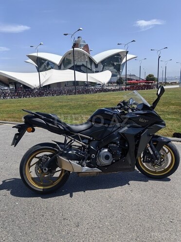 Suzuki GSX-S1000GT-6