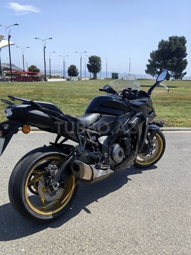 Suzuki GSX-S1000GT-7