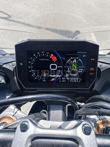 Suzuki GSX-S1000GT-13
