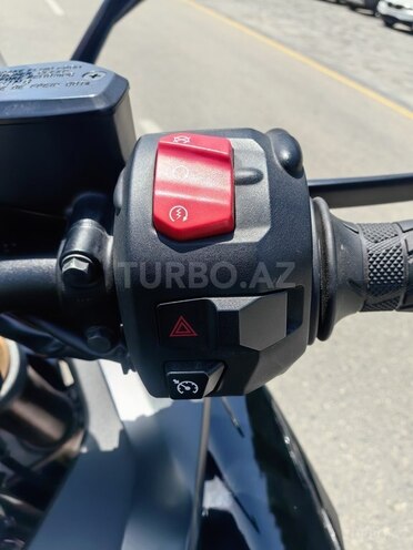 Suzuki GSX-S1000GT-15