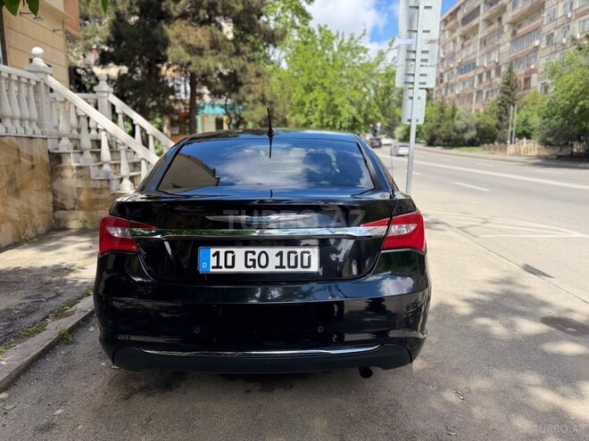 Chrysler 200-3
