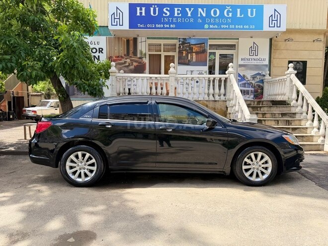 Chrysler 200-4