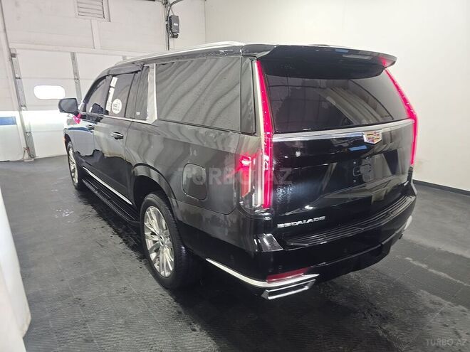 Cadillac Escalade-4