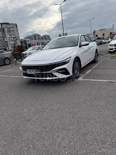 Hyundai Elantra-1