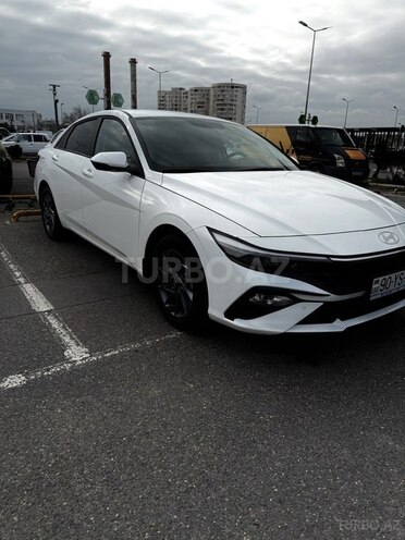 Hyundai Elantra-3