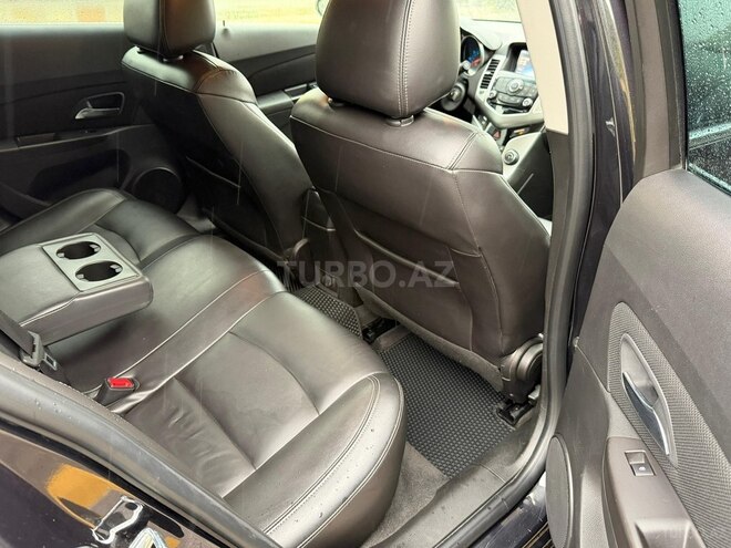 Chevrolet Cruze-11