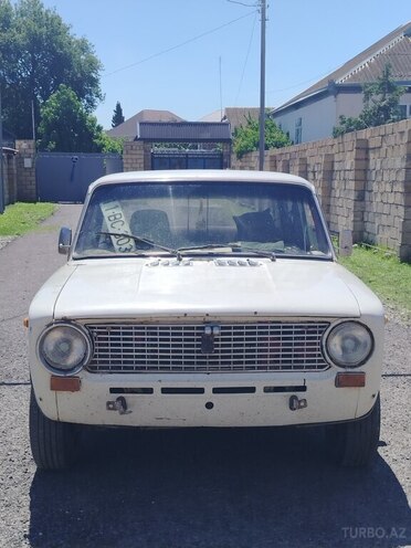 LADA (VAZ) 21011-15