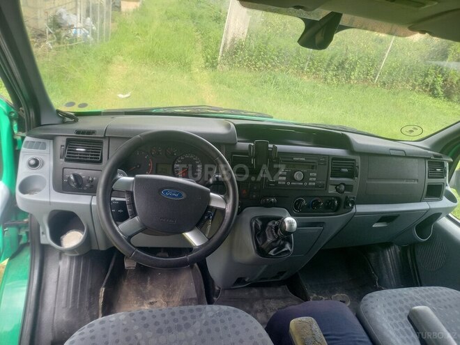 Ford Transit-2