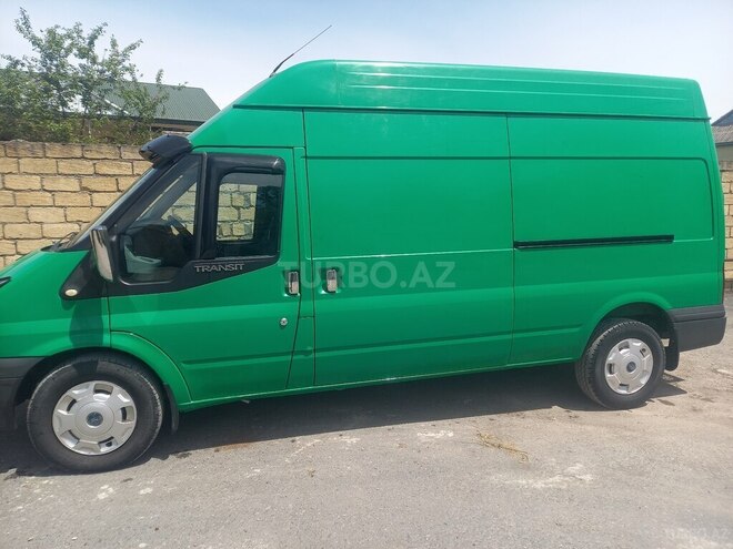 Ford Transit-5