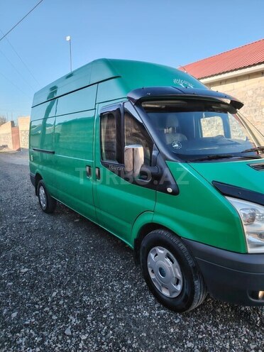 Ford Transit-8