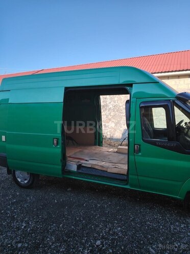 Ford Transit-9