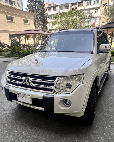 Mitsubishi Pajero-1
