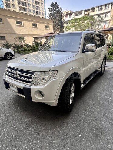 Mitsubishi Pajero-2