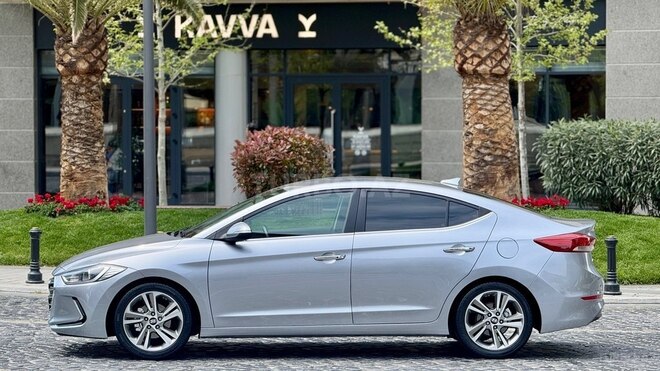 Hyundai Elantra-8