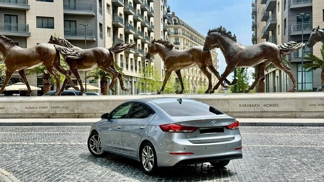 Hyundai Elantra-4