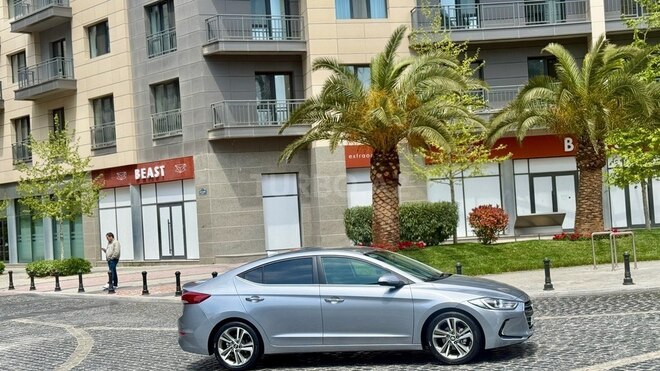 Hyundai Elantra-5