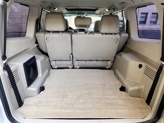 Mitsubishi Pajero-6