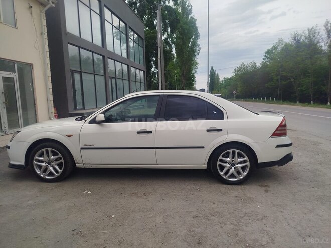 Ford Mondeo-4