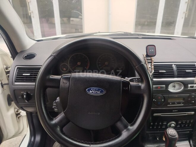 Ford Mondeo-10