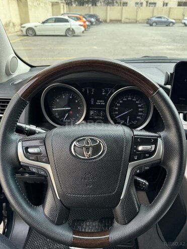 Toyota Land Cruiser-3