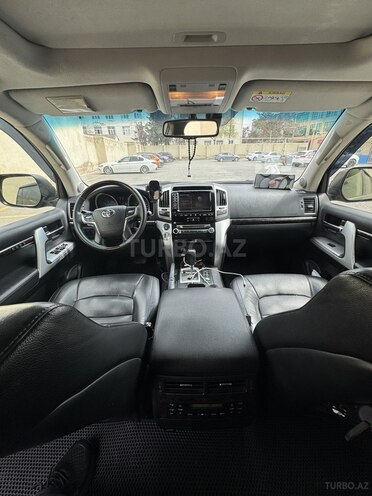 Toyota Land Cruiser-5