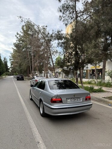BMW 523-4