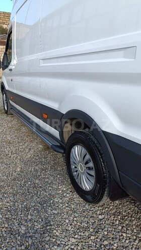 Ford Transit-3