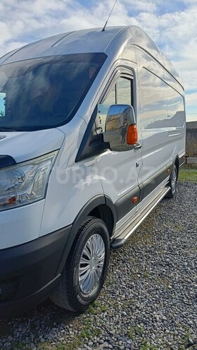 Ford Transit-4