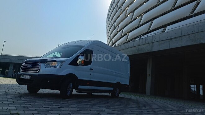Ford Transit-8