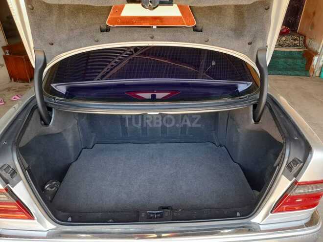 Mercedes E 280-10