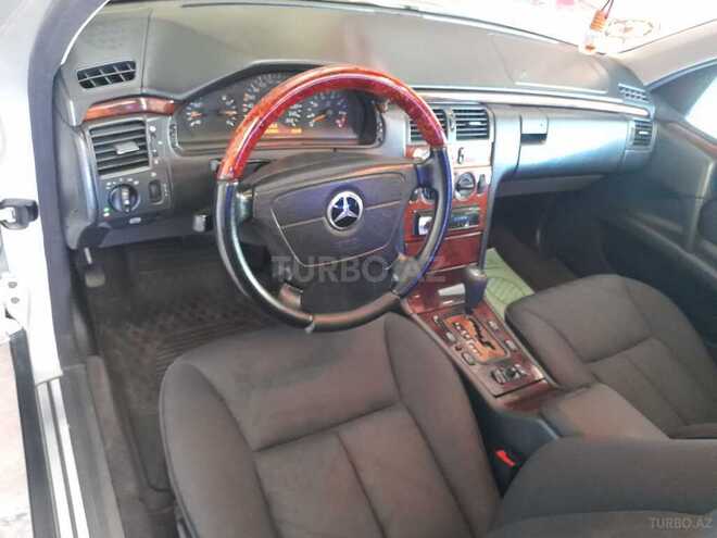 Mercedes E 280-15