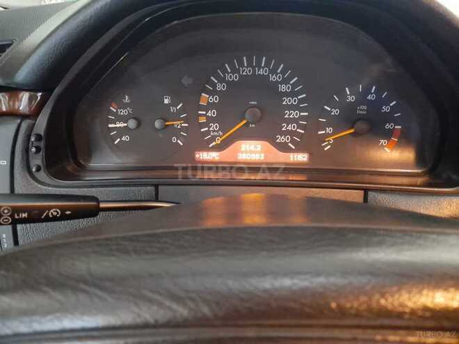 Mercedes E 280-12