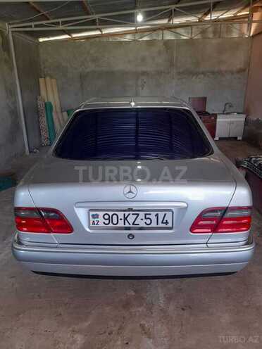 Mercedes E 280-6