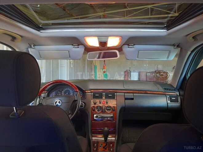 Mercedes E 280-16