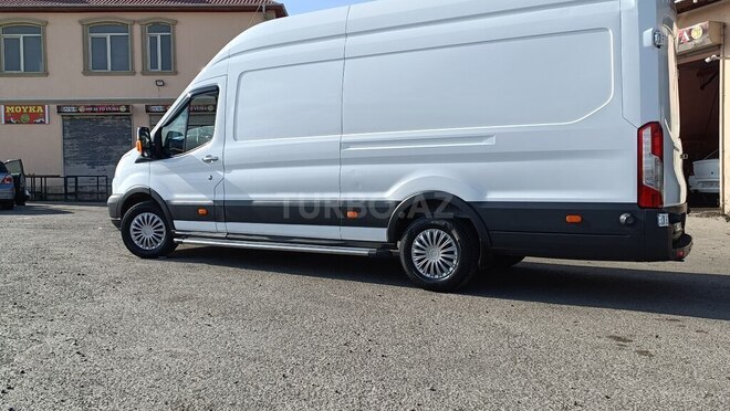 Ford Transit-9