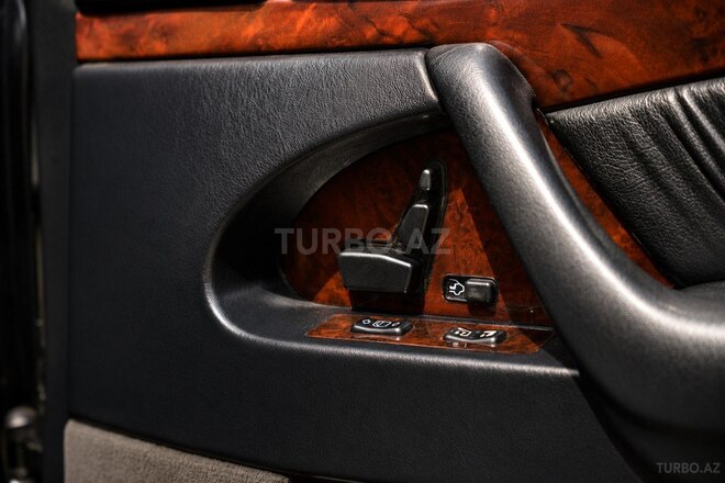 Mercedes S 320-12